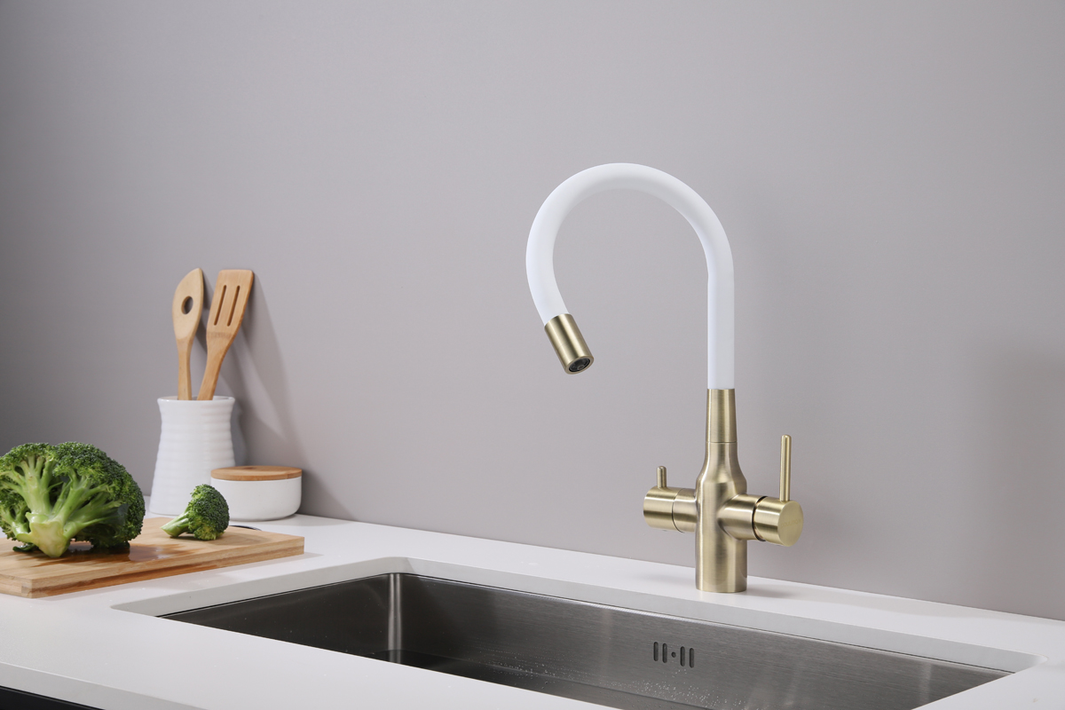 Превью картинка Смеситель для кухни Paulmark SALIX Sa213419-BRw Бронза / белый #6