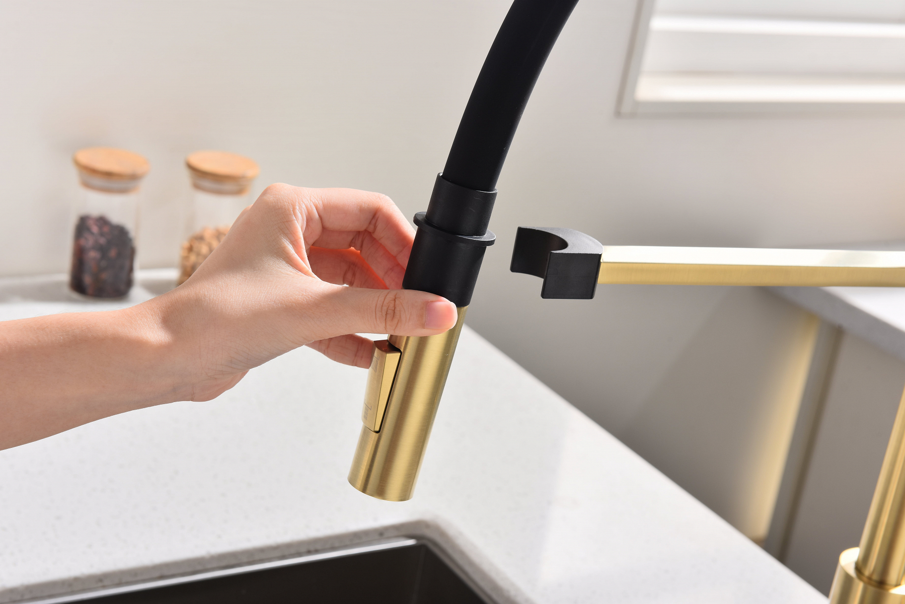 Превью картинка Смеситель для кухни Paulmark HALT Ha214021-LG Светлое золото #13