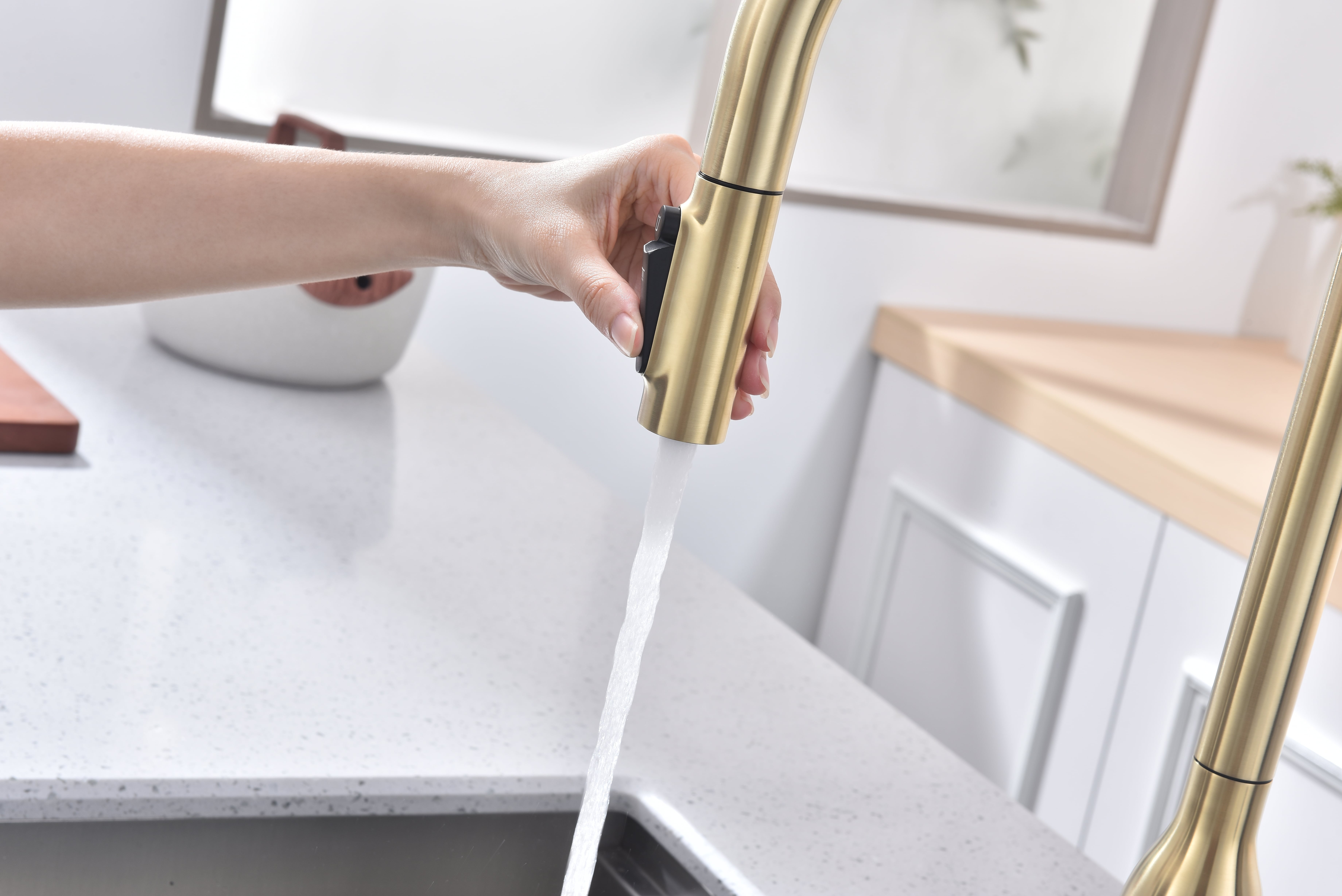 Превью картинка Смеситель для кухни Paulmark UNIVERSAL Un213880-LG Светлое золото #11