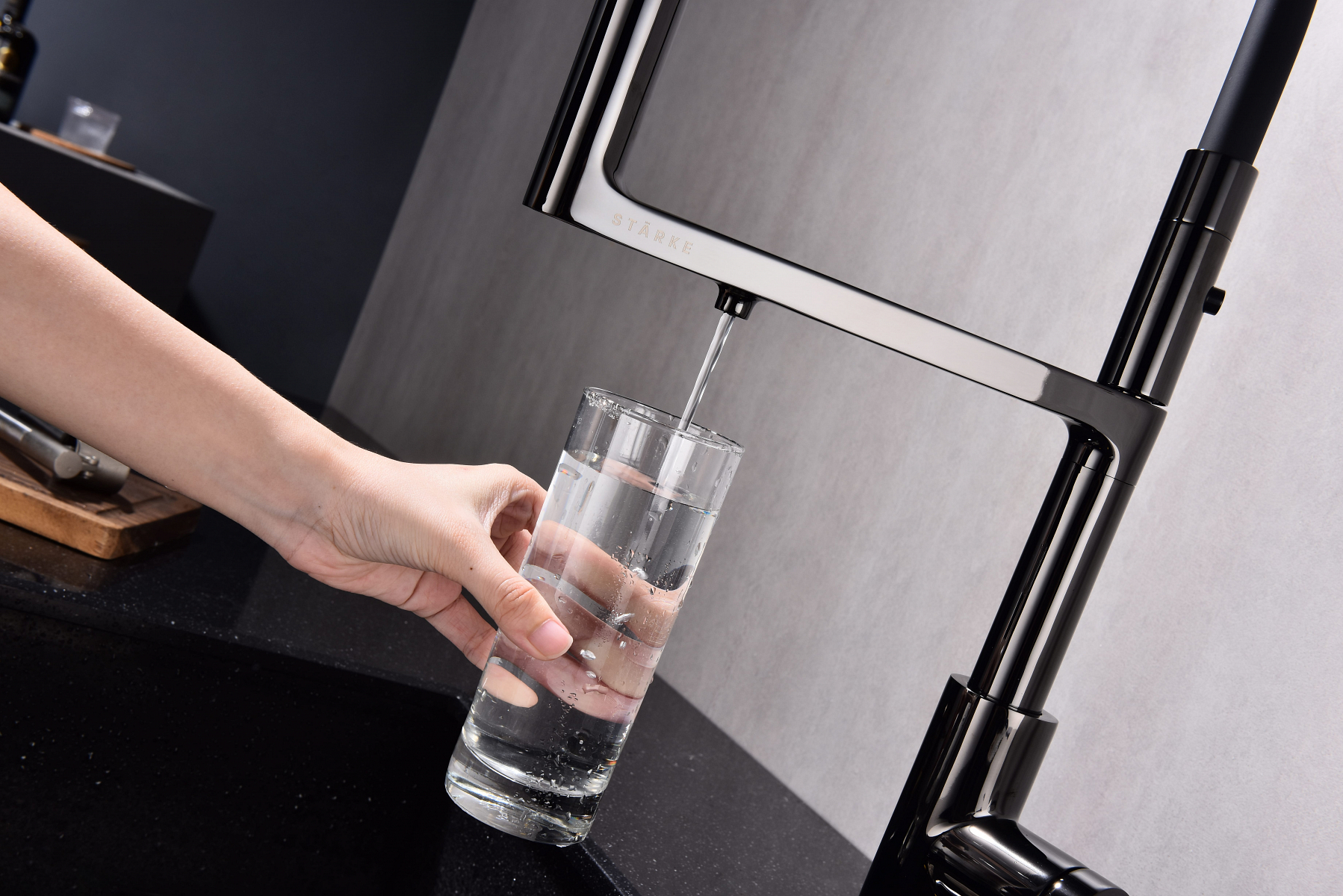 Превью картинка Смеситель для кухни Paulmark TORNADO To213402-GB Глянцевый чёрный Gb #14