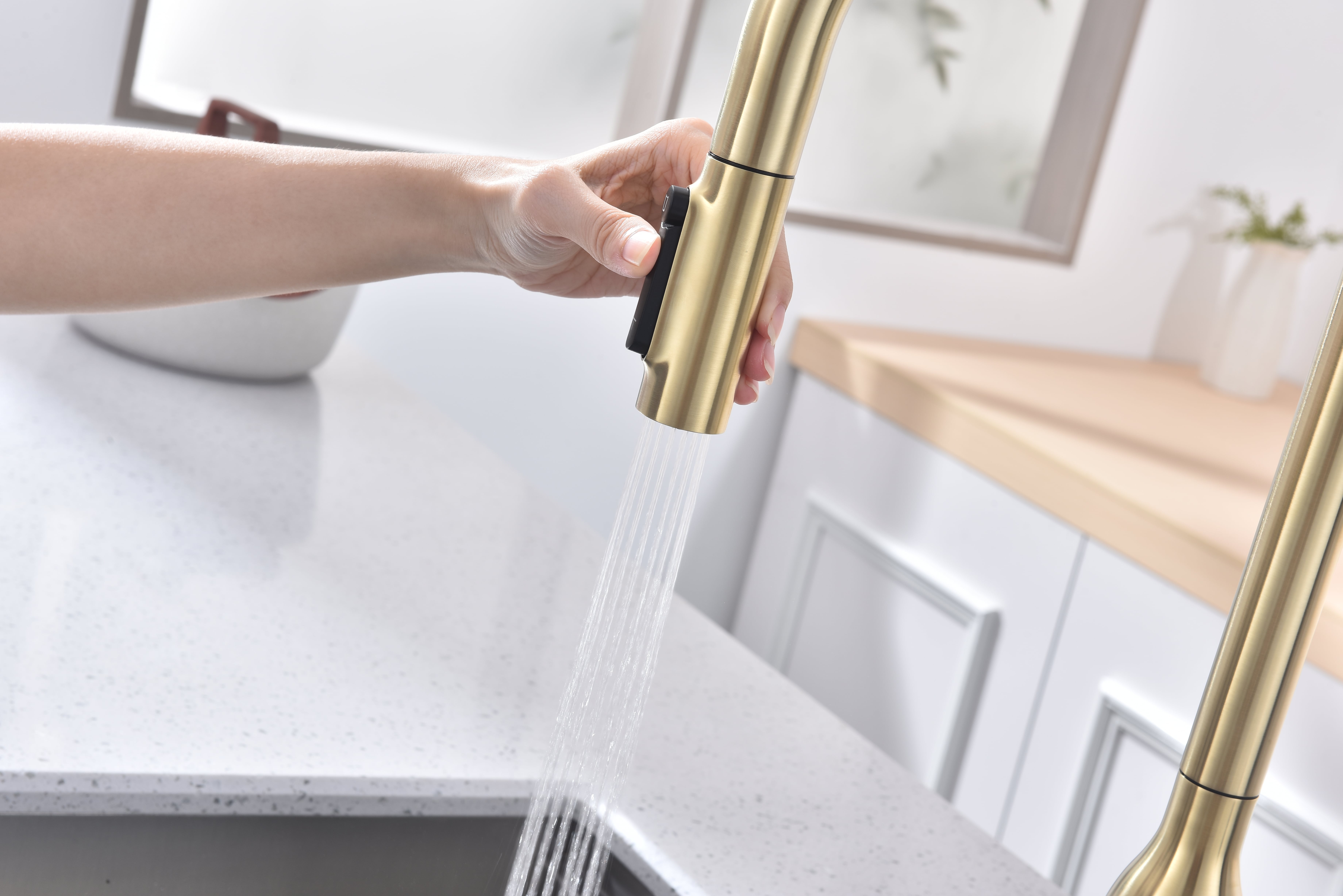 Превью картинка Смеситель для кухни Paulmark UNIVERSAL Un213880-LG Светлое золото #12