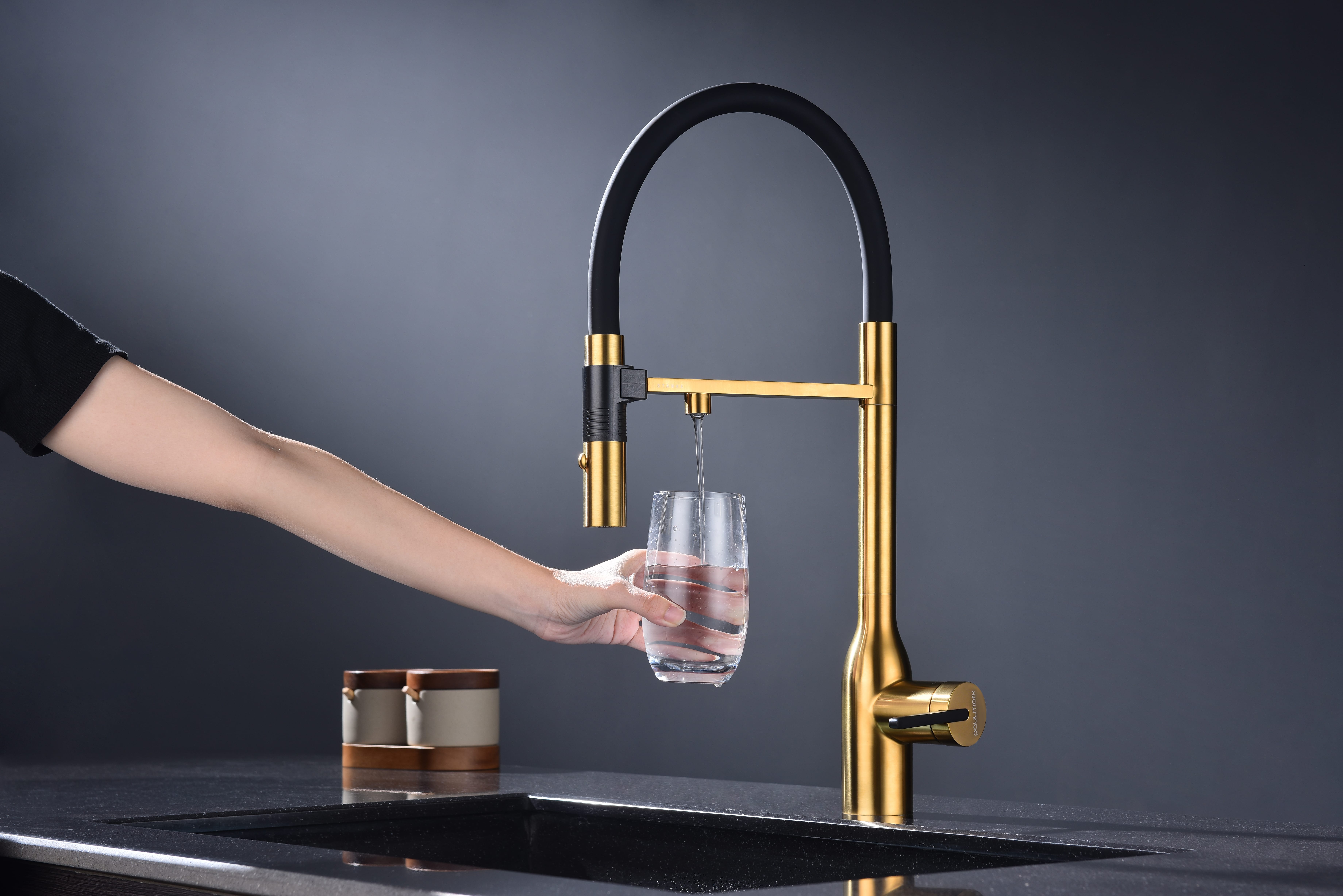 Превью картинка Смеситель для кухни Paulmark MAGNETO ONE Ma213188-BG Брашированное золото BG #8