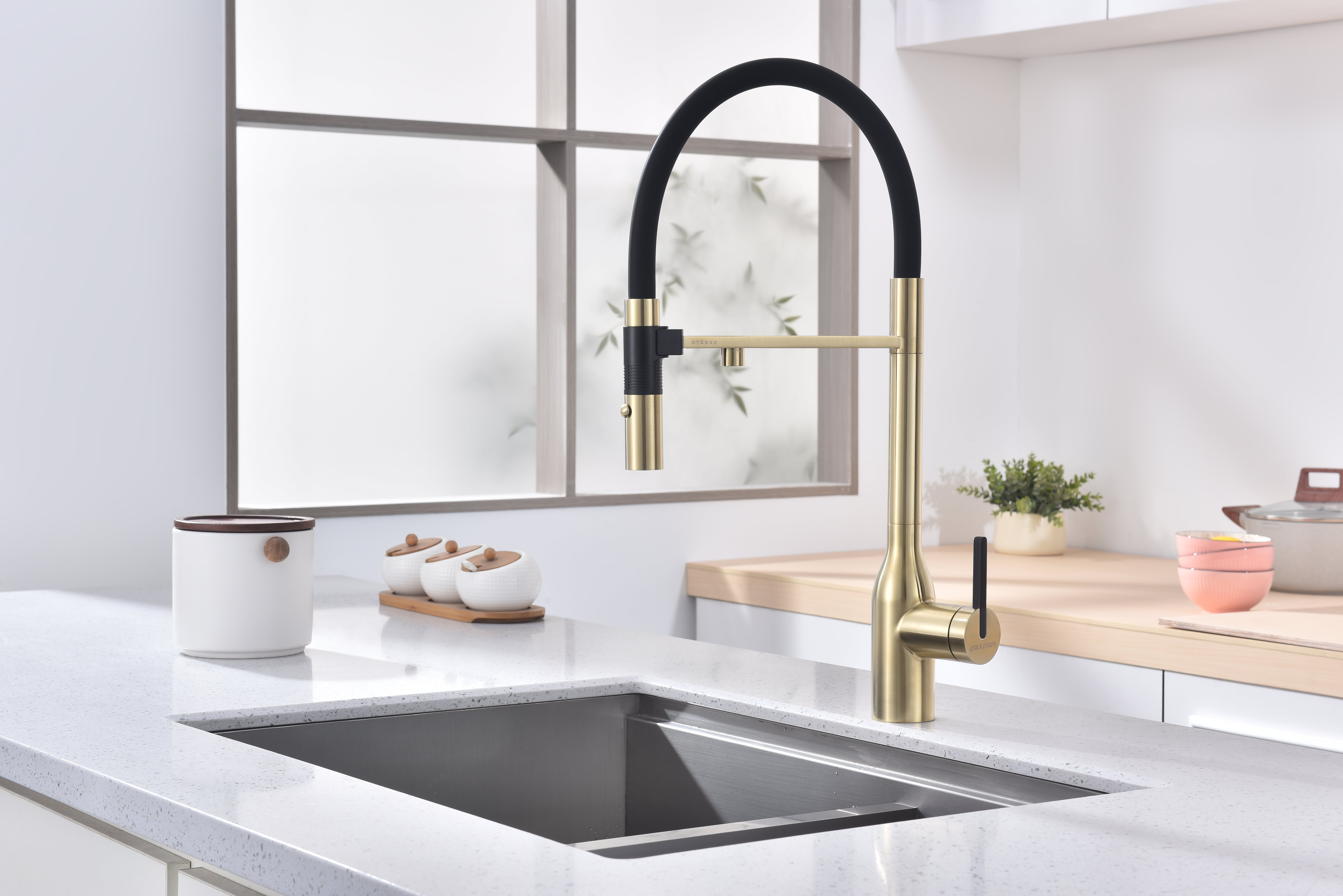 Превью картинка Смеситель для кухни Paulmark MAGNETO ONE Ma213188-LG Светлое золото #3