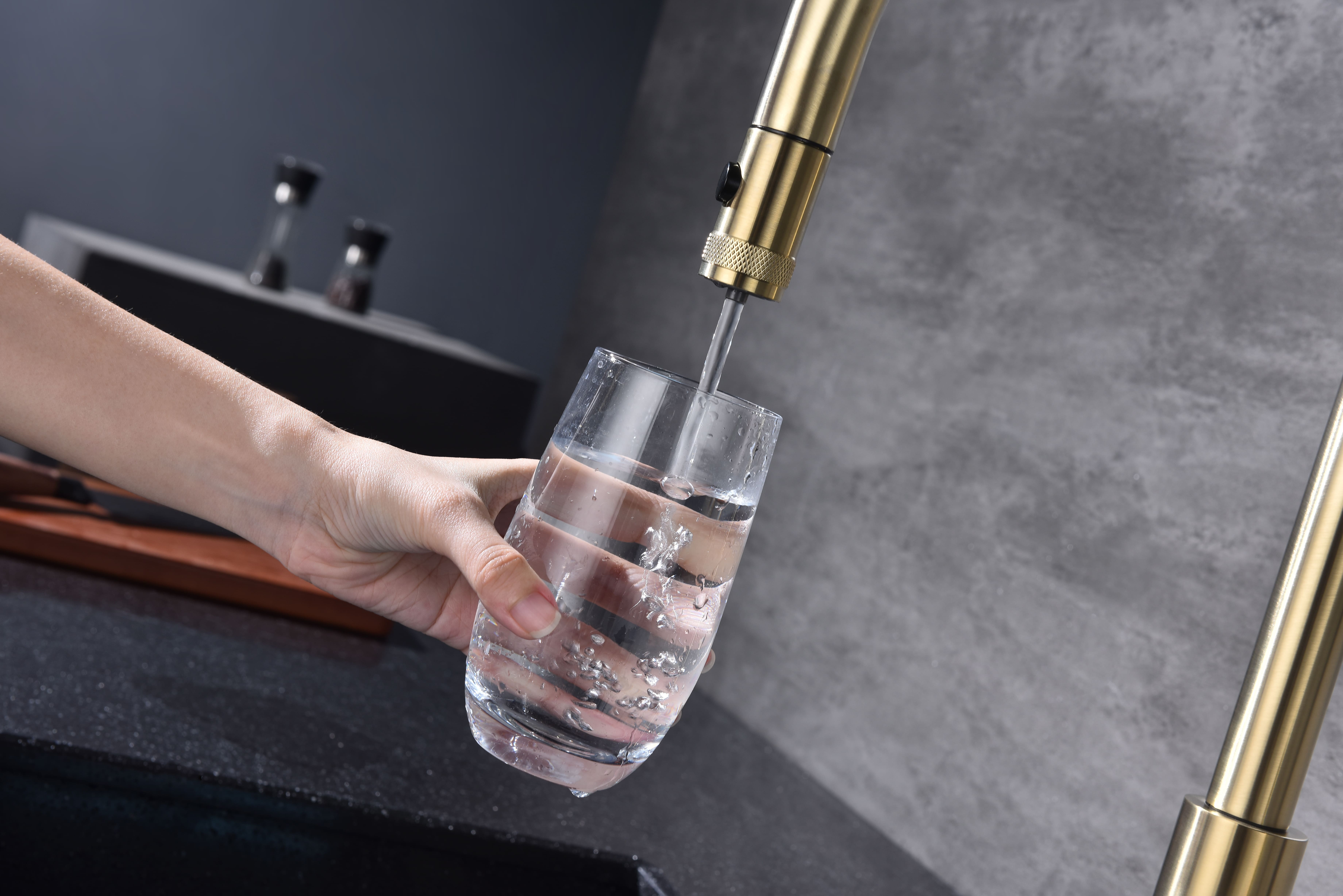 Превью картинка Смеситель для кухни Paulmark GALANT Ga213077-LG Светлое золото #10