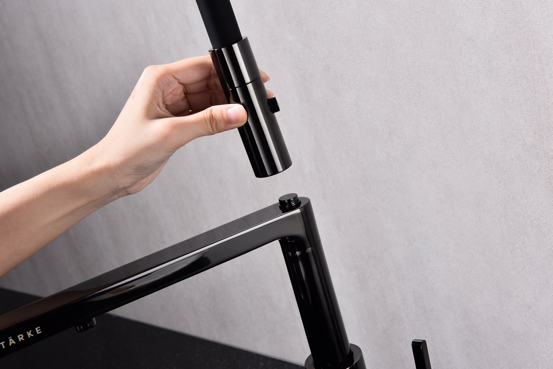 Превью картинка Смеситель для кухни Paulmark TORNADO To213402-GB Глянцевый чёрный Gb #15