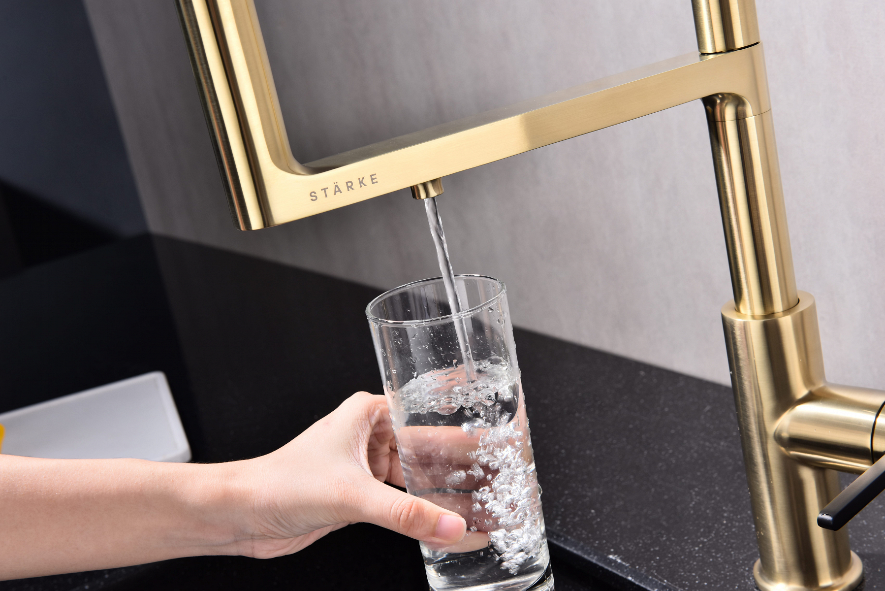 Превью картинка Смеситель для кухни Paulmark TORNADO To213402-LG Светлое золото #10