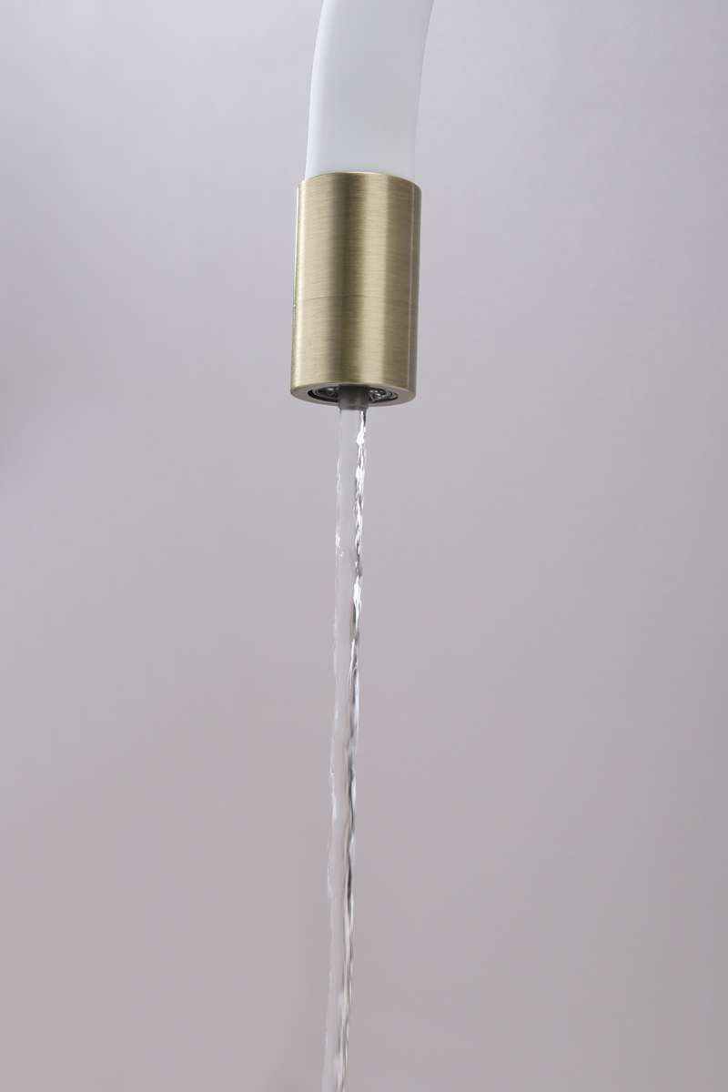 Превью картинка Смеситель для кухни Paulmark SALIX Sa213419-BRw Бронза / белый #9