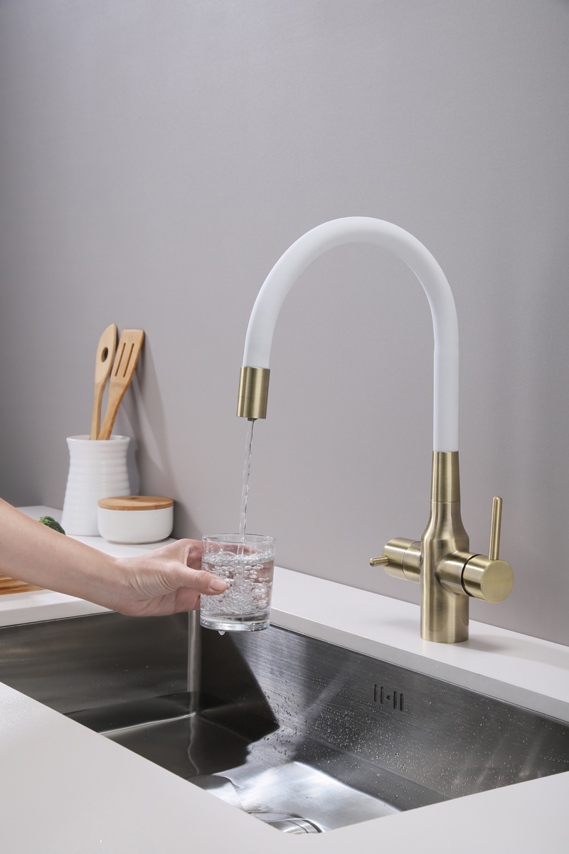 Превью картинка Смеситель для кухни Paulmark SALIX Sa213419-BRw Бронза / белый #5