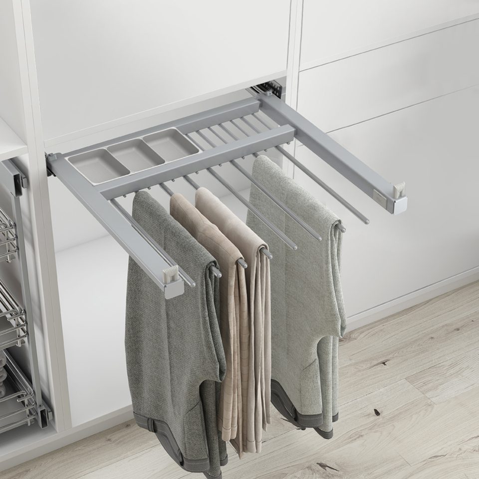 Фото MENAGE CONFORT Выдвижная телескопическая брючница PANSY с лотком для аксессуаров, ширина 500-600 мм, серый