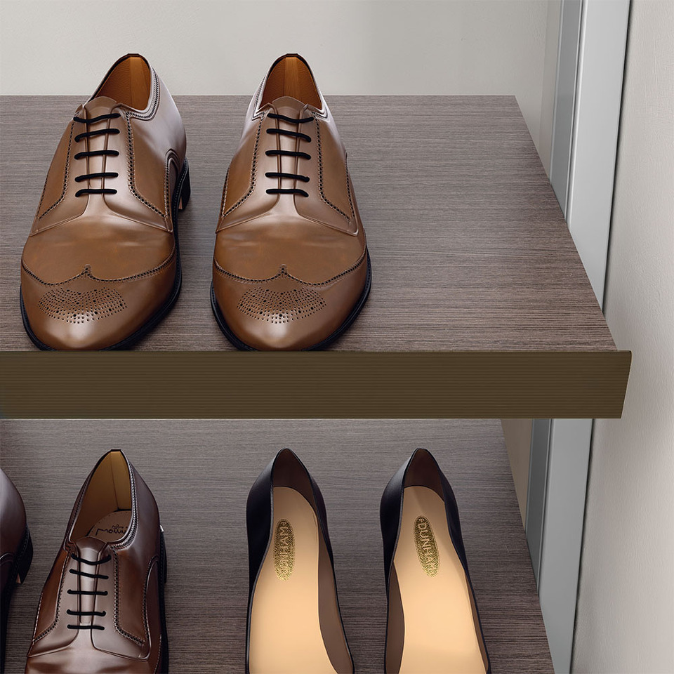 Фото MENAGE CONFORT Фасадный профиль VINCENT для полки под обувь, длина 2000 мм, коричневый