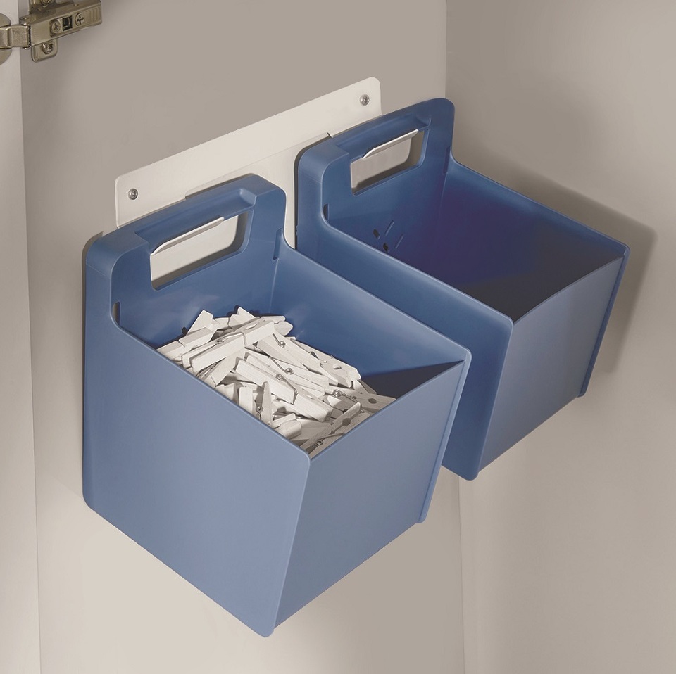 Фото Hailo Комплект из контейнеров и настенного крепления HAILO для прищепок и мелочей, синий